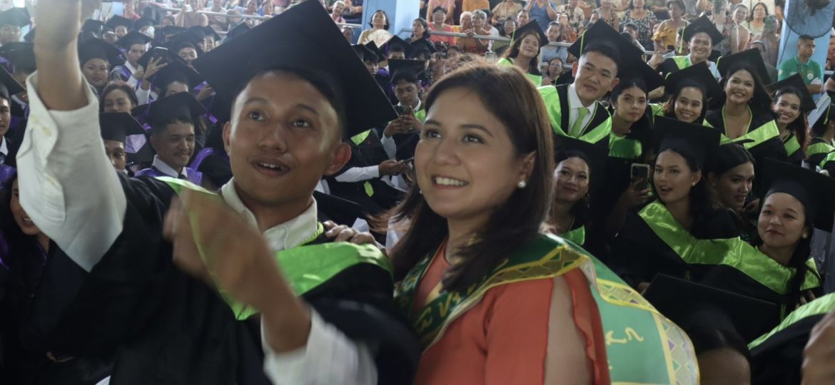 SENATOR CAMILLE VILLAR PUSHES FOR MORE BUDGET FOR FILIPINO SCHOLARS